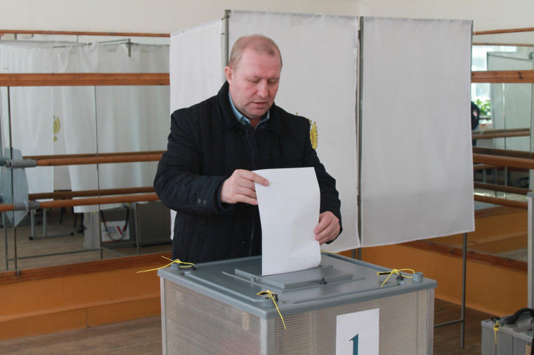 Глава Новоульяновска проголосовал на выборах Президента. Глава Новоульяновска проголосовал на выборах Президента.